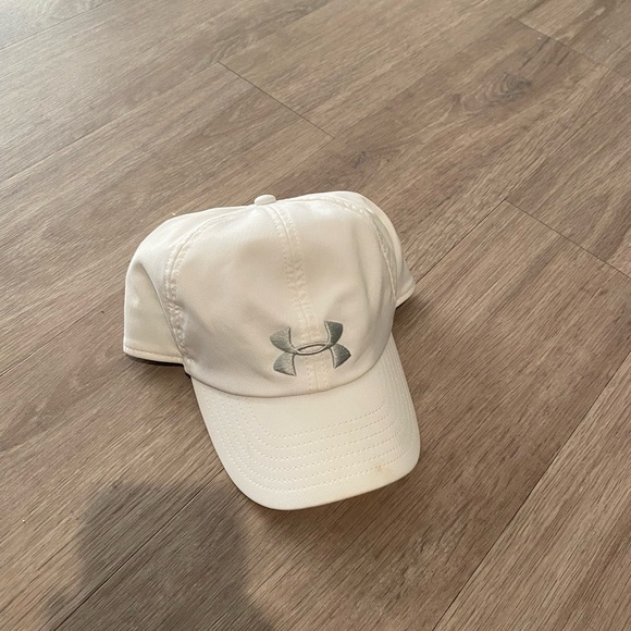 Under Armour Accessories - Under Armour Women’s cap one size